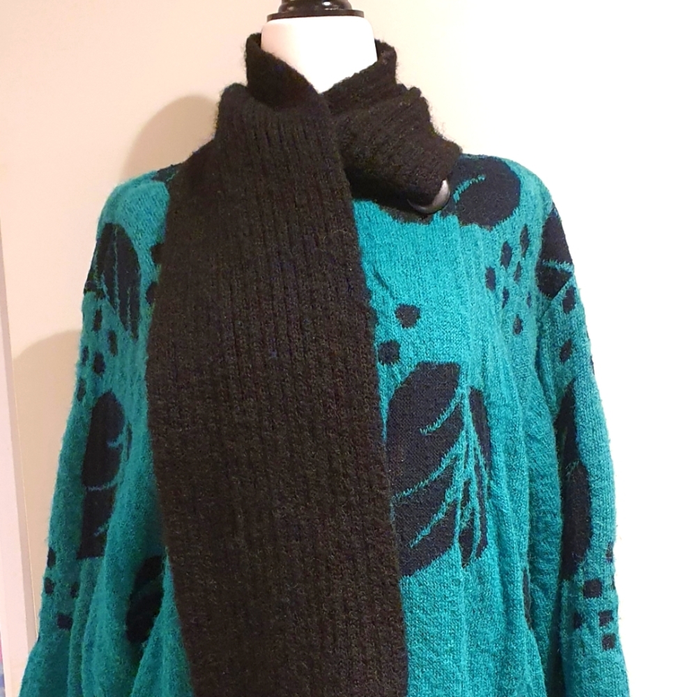 Fall green and black sweater